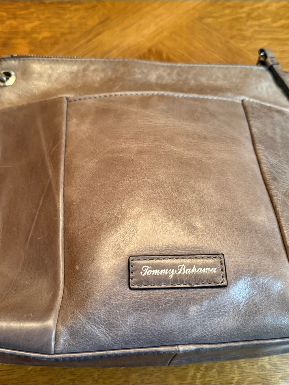 Tommy Bahama Silver-Gray Leather Messenger Bag - Picture 4 of 9